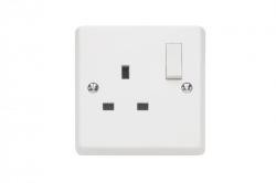 ONE GANG 13amp SWITCHED SOCKET OUTLET DP CONTACTUM